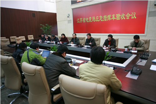 省地震局地震应急指挥车顺利通过验收
