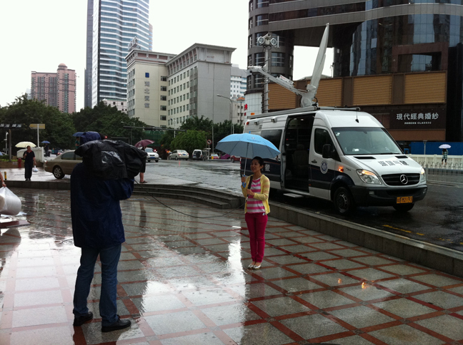 气象影视应急车积极开展6.16暴雨过程 现场气象服务
