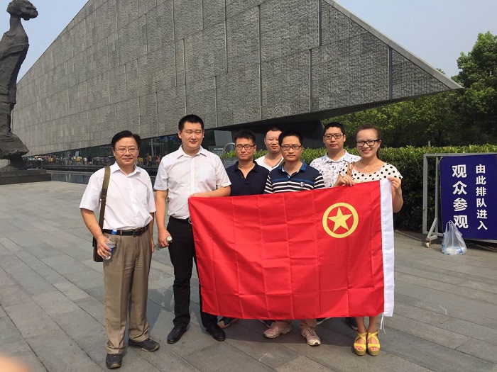 中网团支部参观侵华日军南京大屠杀遇难同胞纪念馆