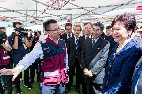 中央人民政府驻香港特别行政区行政长官林郑月娥、联络办公室主任王志民来中国四川国际应急医疗队营区参观指导